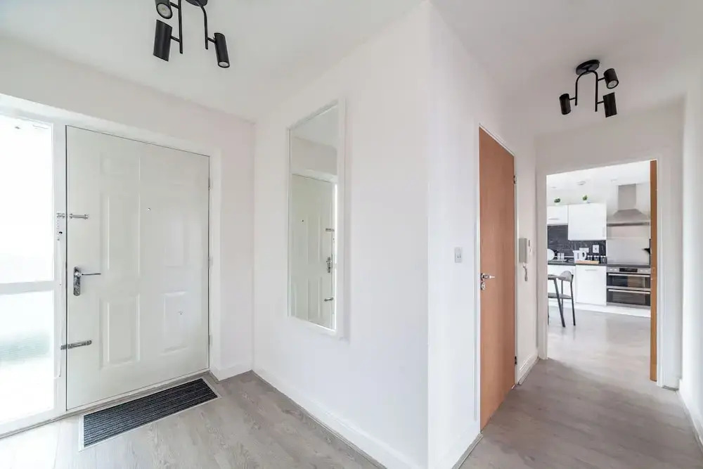 Top-rated Penthouse - King Size Bed & Free Parking