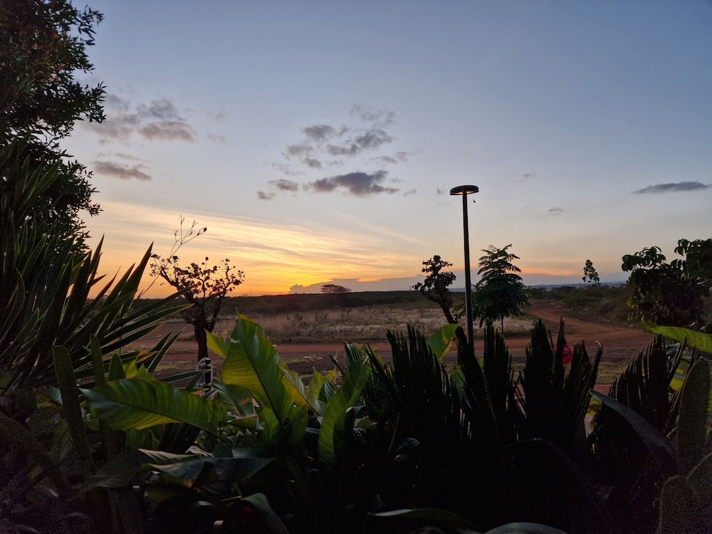 Sunset Escape Apartment Modern & Spacious Two Bedroom in Tatu City