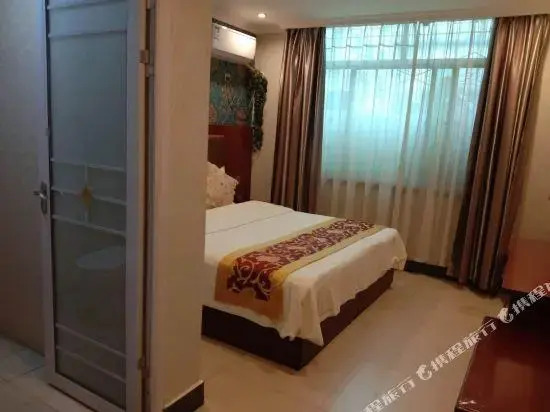 Yuhuagong Motel