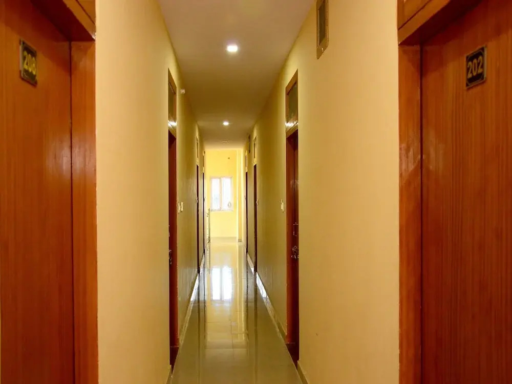 OYO 4202 Hotel T24