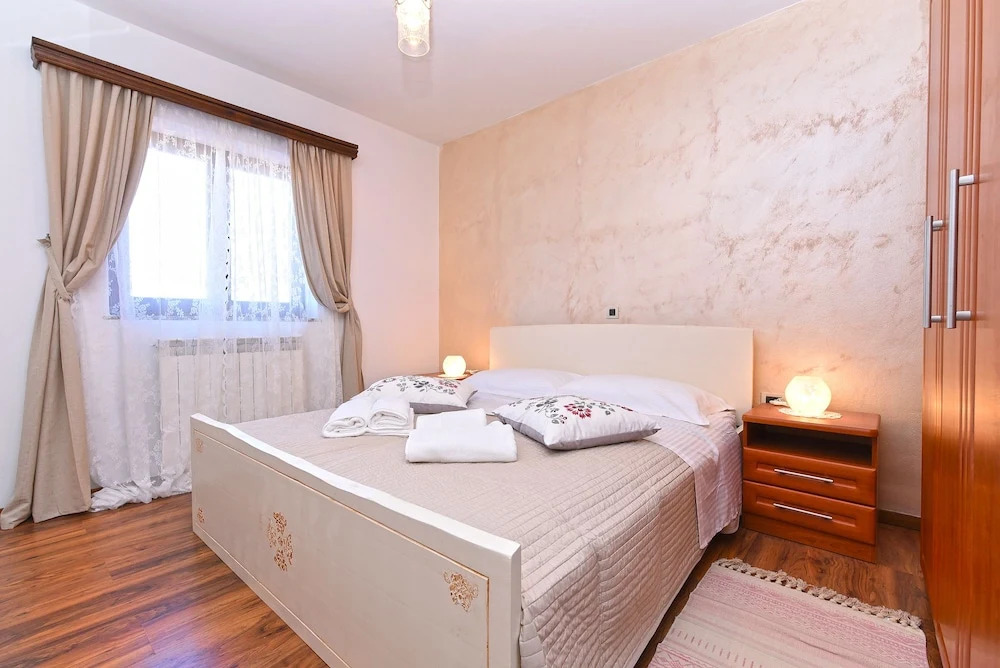 Apartment 1561