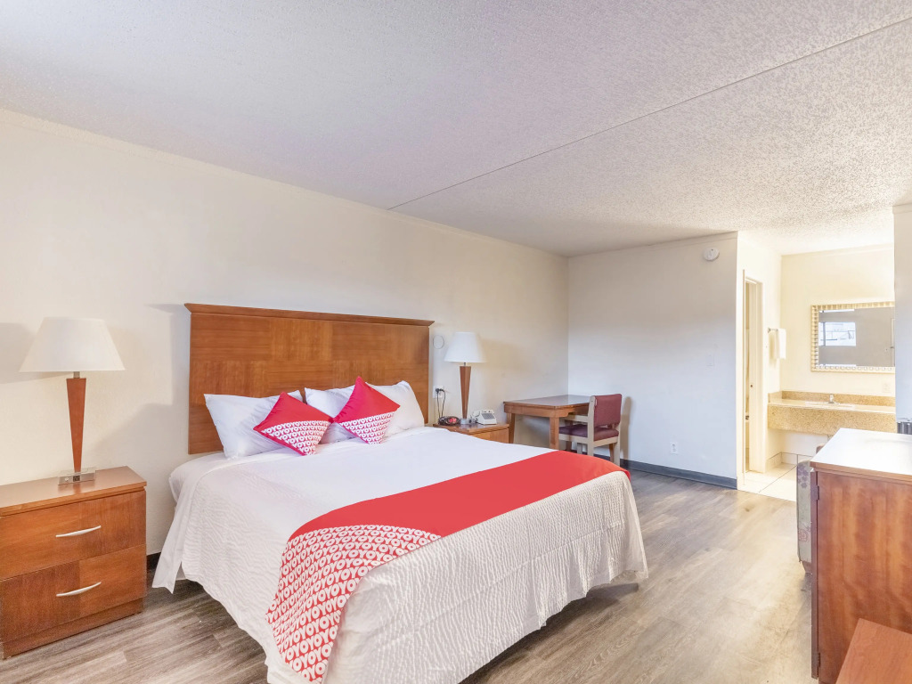 Oyo Hotel San Antonio Lackland AFB Seaworld Hwy 90 W