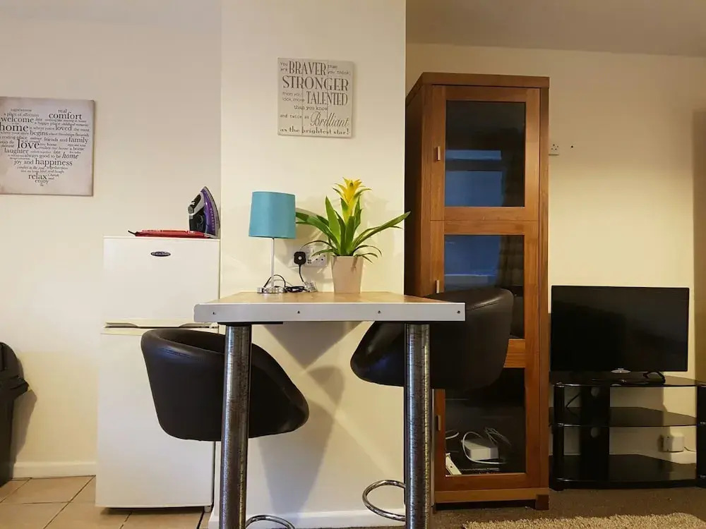 Oakfield Street Apartments by Cardiff Holiday Homes