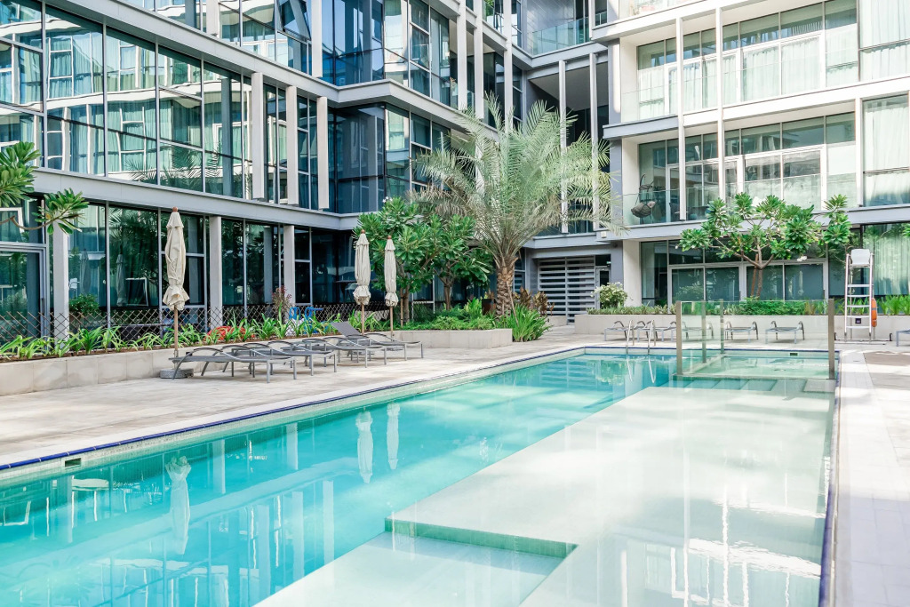 Elegant And Bright Apartment In City Walk