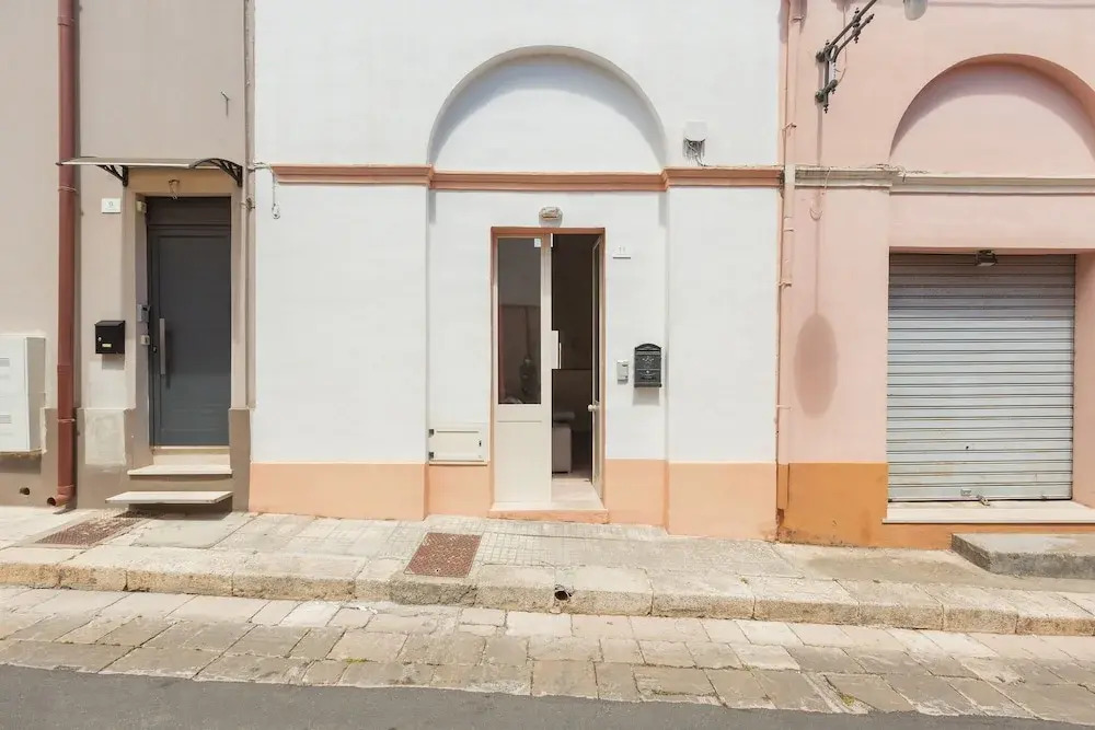 2380 Casa Crispi