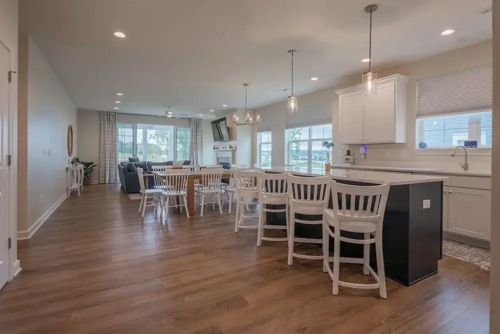 2728 Harbor Court