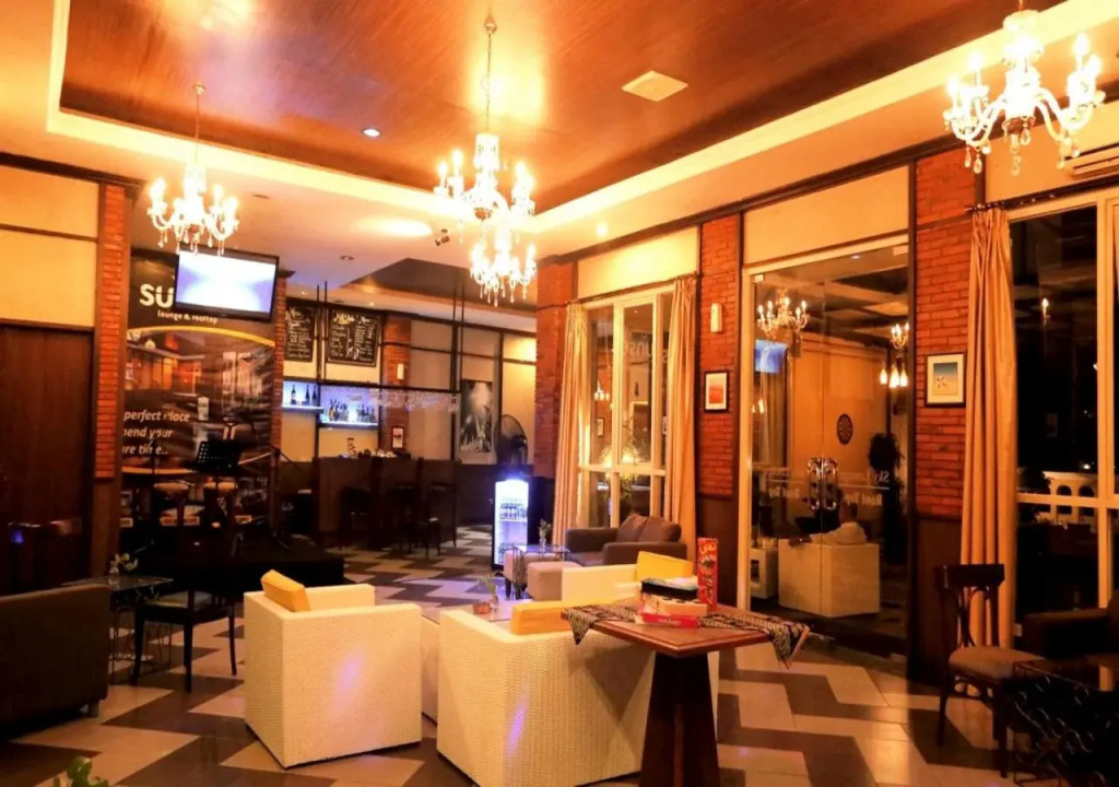Amarelo Hotel Solo