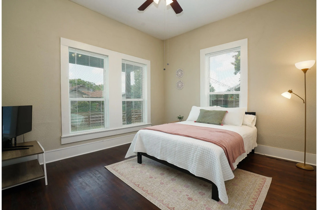 Amazing Fully Fenced Home Only 5 Mins From Downtown