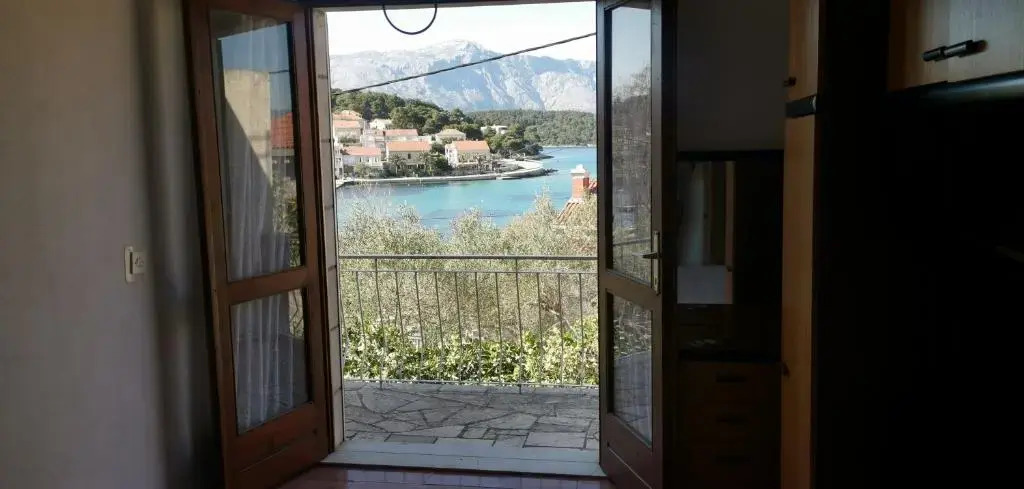 Big House for 14 people in centre of Lumbarda