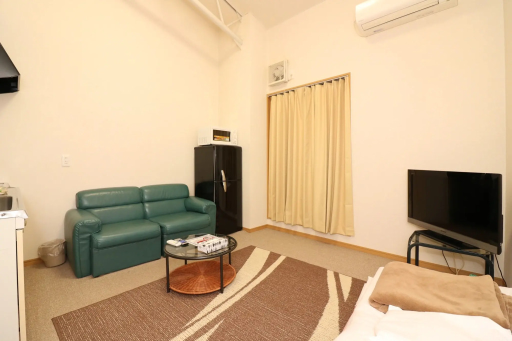 BK Hotel & Weekly