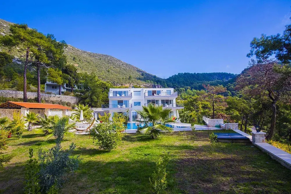 Villa Serenity by Akdenizvillam