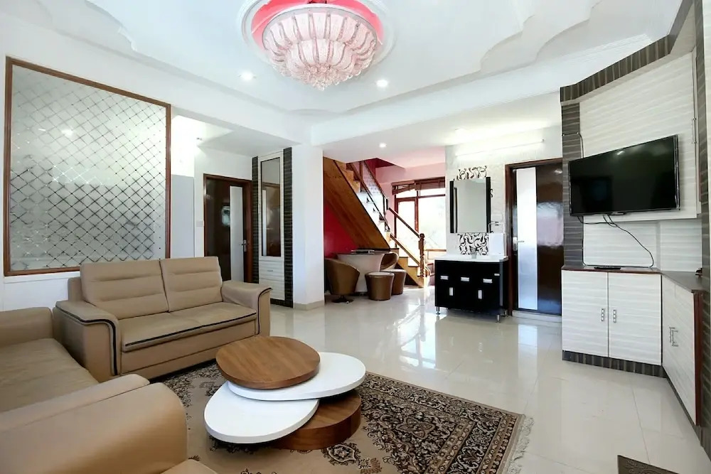 OYO 10406 Home Luxury 3BHK New Shimla