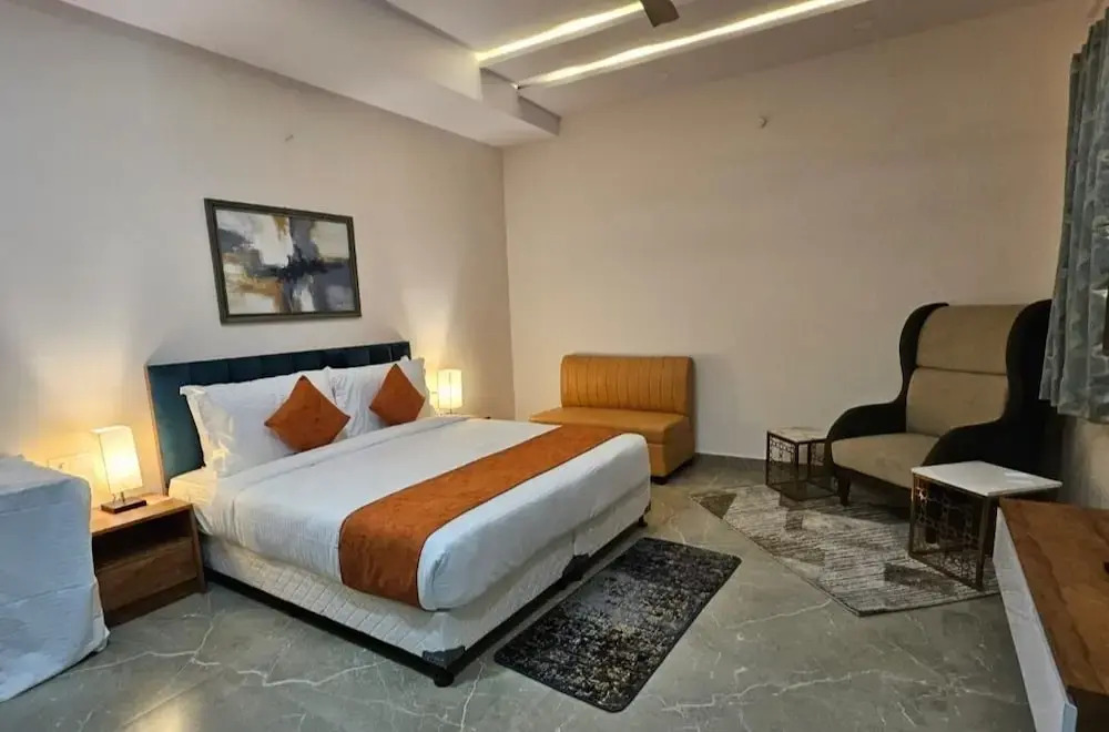 Hotel The Grand