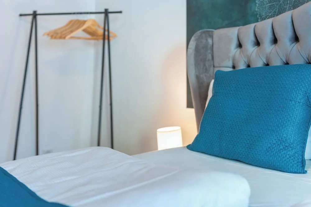 Lit Living: Luxus - Box Spring - Parking - Terrace