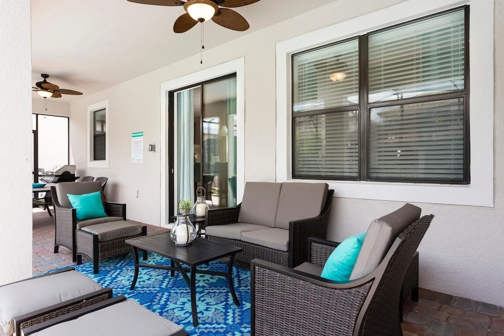 Villa Oasis Sunset 6 Bedroom Reunion