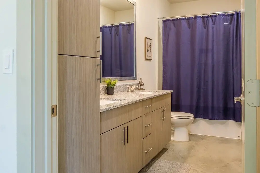 Bright Apartments by Frontdesk