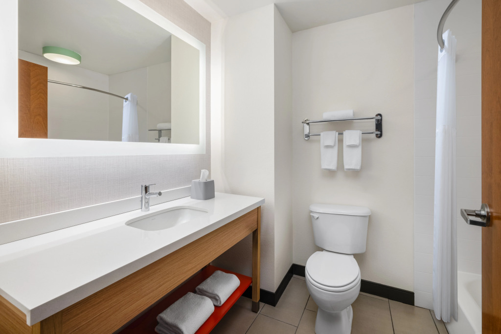 Garner Hotel Brookings by IHG