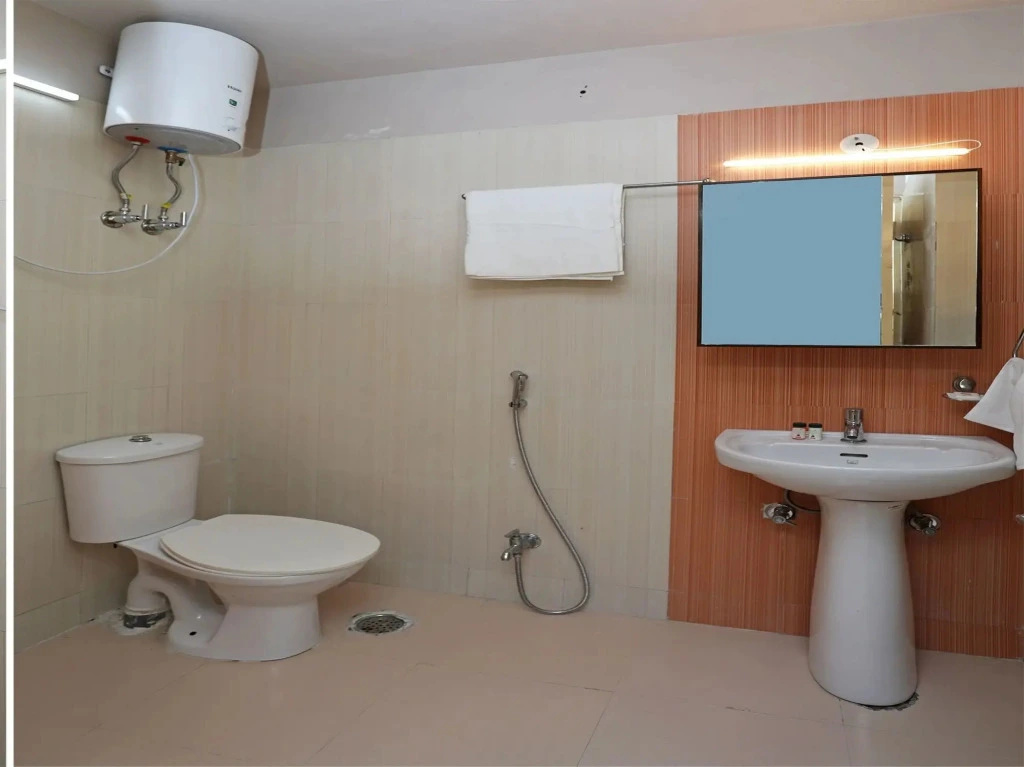 OYO 9774 Home Modern 3BHK near Celebration Mall