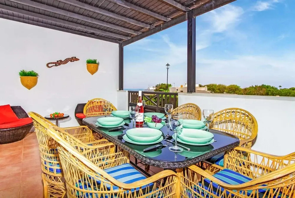 Villa With 3 Bedrooms in Tías, With Wonderful sea View, Private Pool, Enclosed Garden Near the Beach