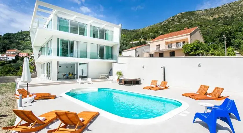Villa Lux