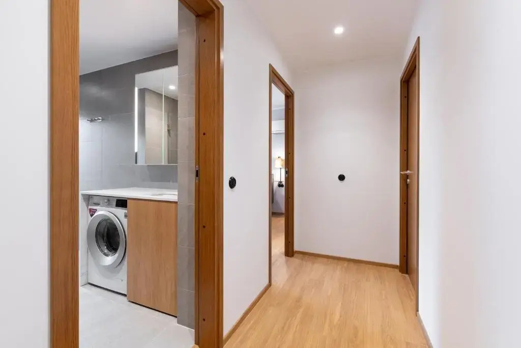Self-check-in 3 bedroom apartment with sauna and balconies