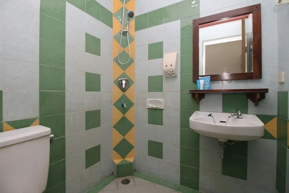 Airy Darmo Khairil Anwar 10 Surabaya