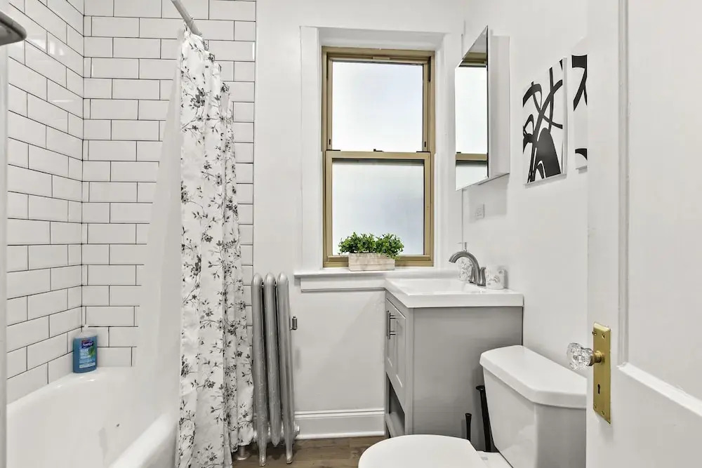Classy 2BR Spacious Apt in Avondale