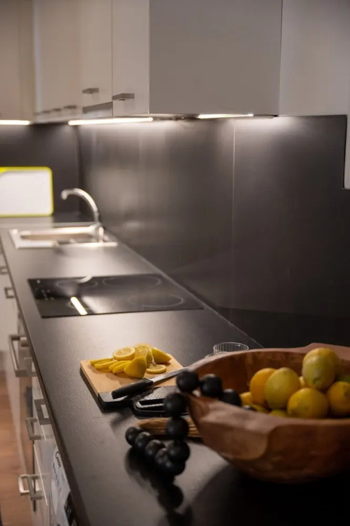 LIV - Upscale Athenian Apartment 1A