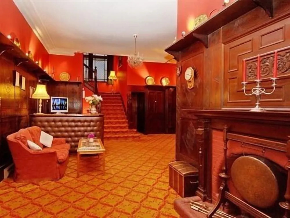 Birchwood Hotel