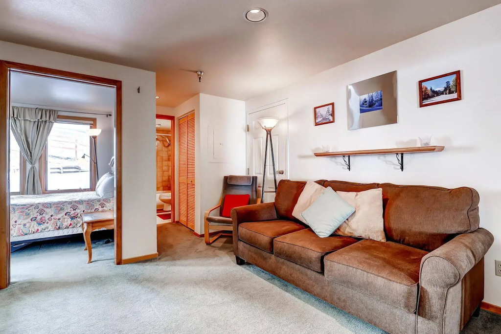 Tyra Lookout Condominiums by Ski Country Resorts