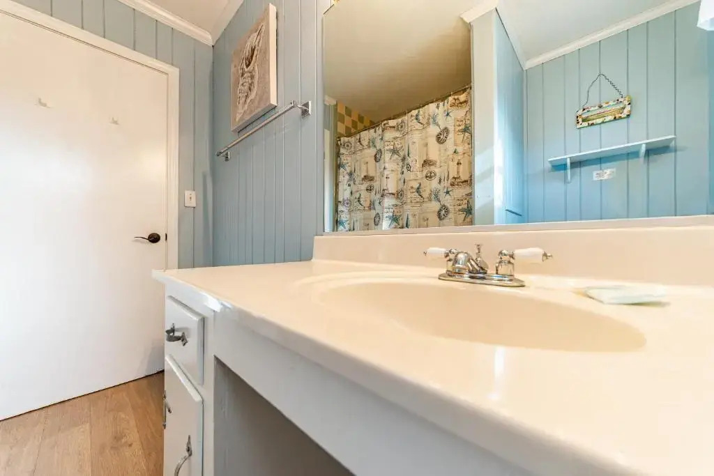 Aqua Hol - S Nags Head MP 18, Oceanfront, Ocean View, 3 Bedrooms, Flex Stays, Pets OK