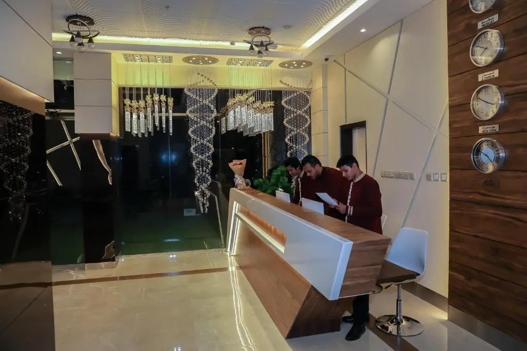 F & H Hotel
