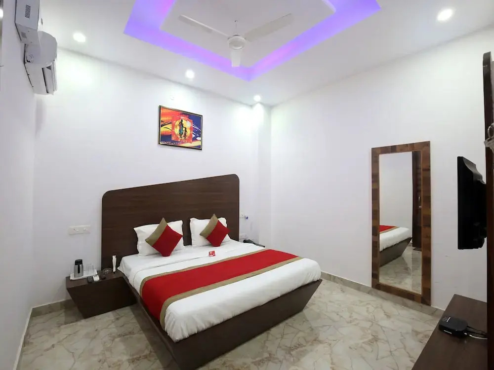 Starlet Prime by OYO Rooms