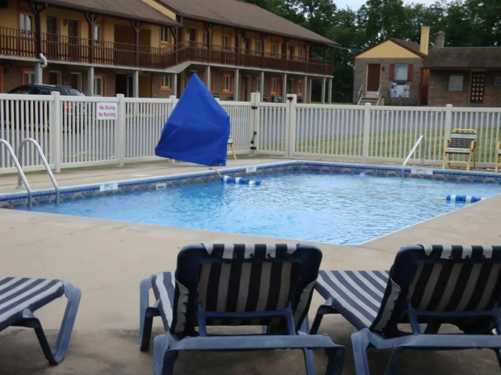 Soudersburg Motel