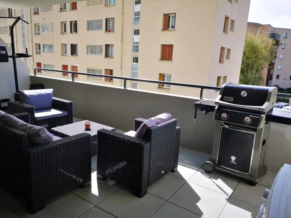 Agréable T2 neuf Ajaccio Climatisé Wi-Fi