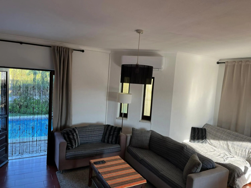 Casa Pausa holiday home, with pool & BBQ
