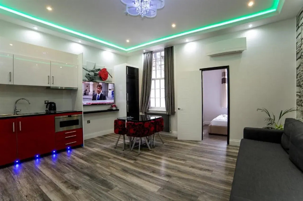 Imperial Court Suites