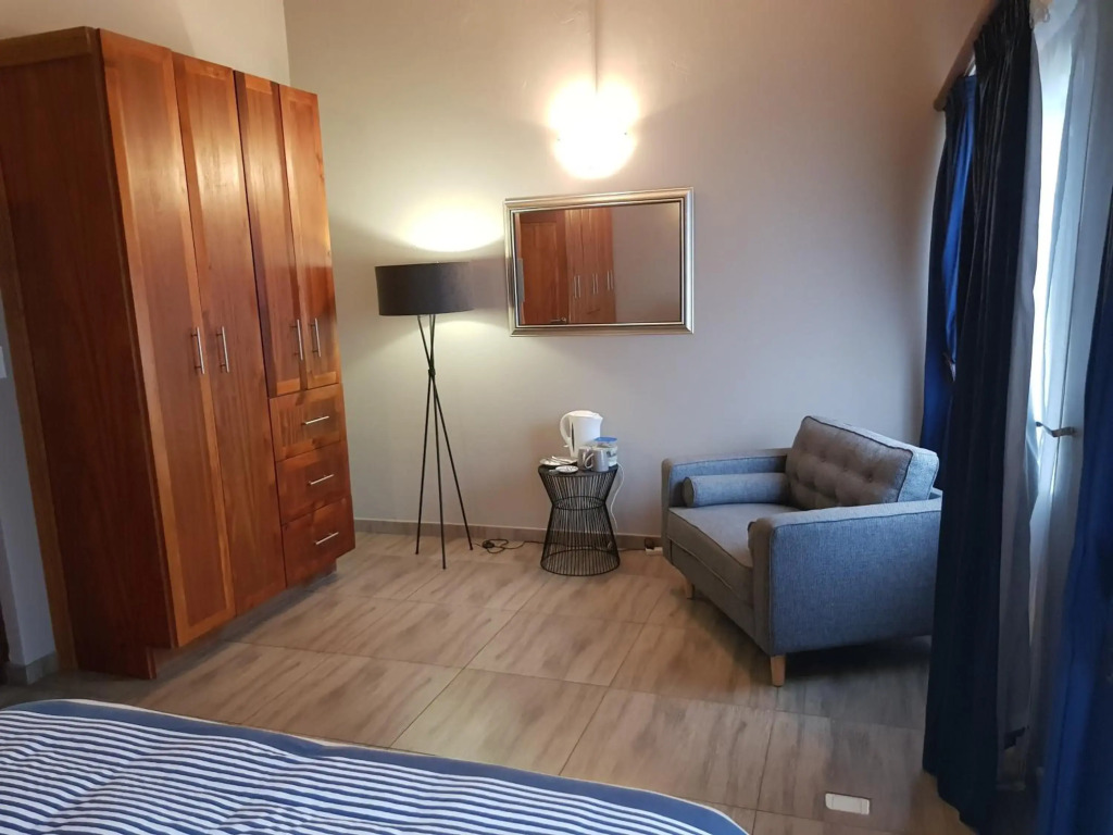 Denzil's Place