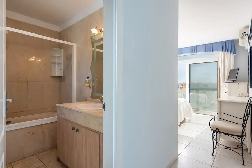 VILLA ALMENDRO! Bbq, HEATED Private Swimming Pool !