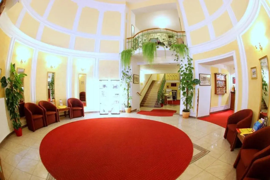 Hotel Flora