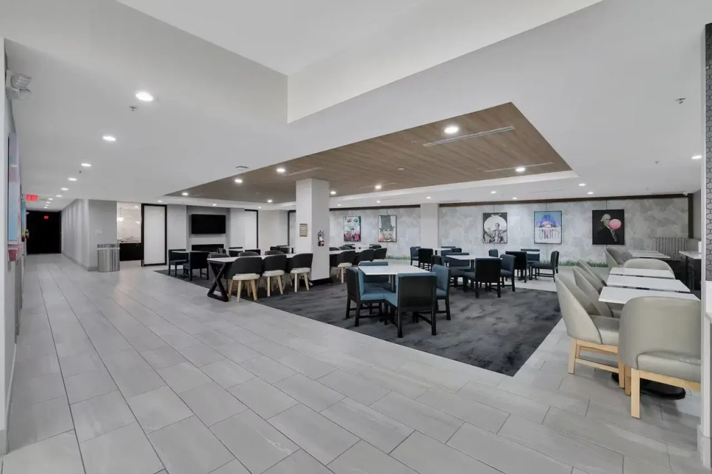 Holiday Inn Express & Suites Washington DC - NoMA by IHG