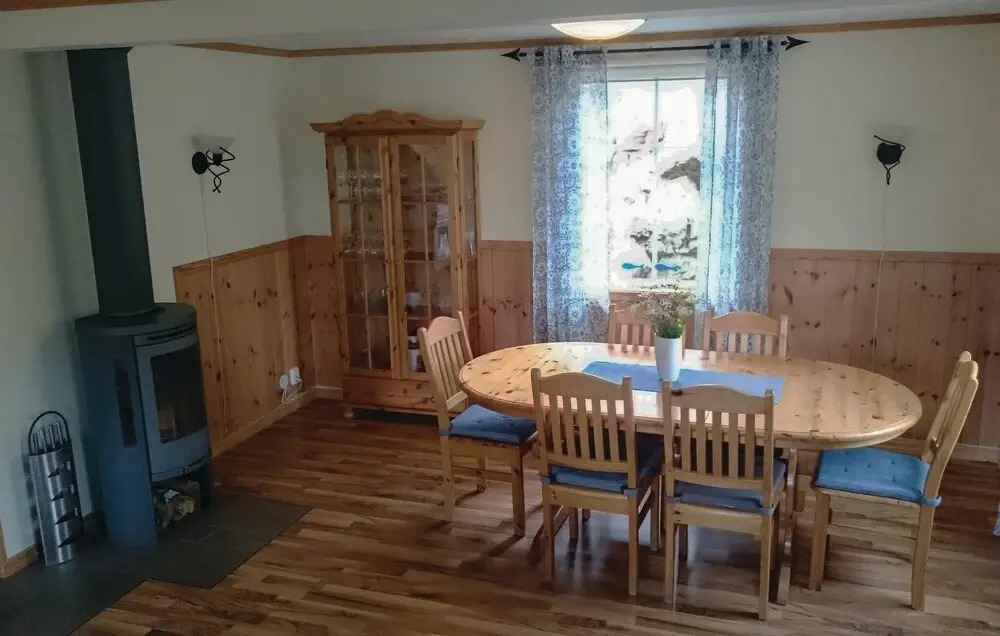 Nice Home In Fjällbacka With Sauna