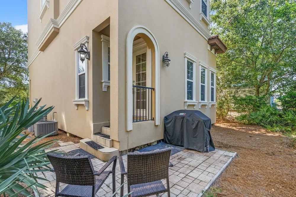 Luxury Home Steps from Beach in Gated Community
