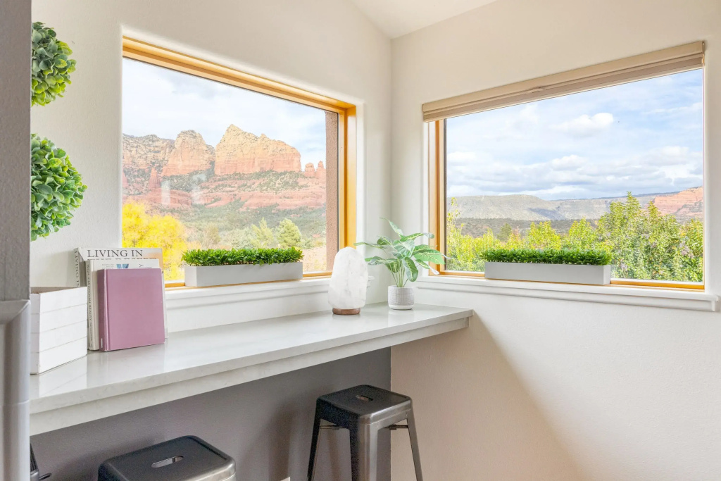 Sedona Sunrise by Avantstay Majestic Red Rocks Views~walk to Jordan Trailhead~peloton Bike~hot Tub~wifi