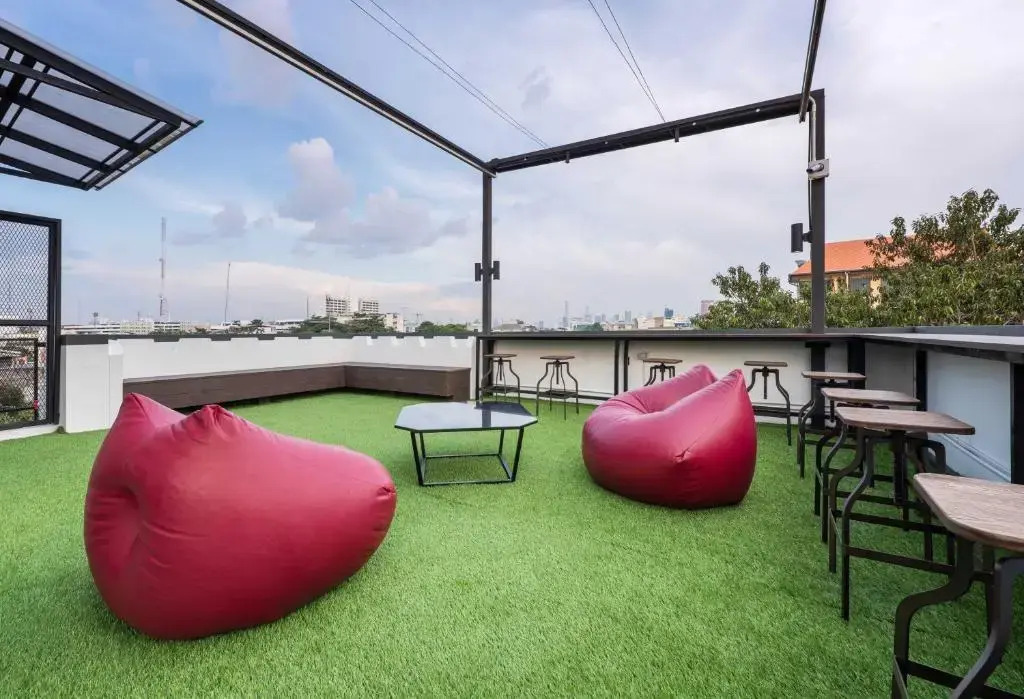 LOBSUEK Hostel