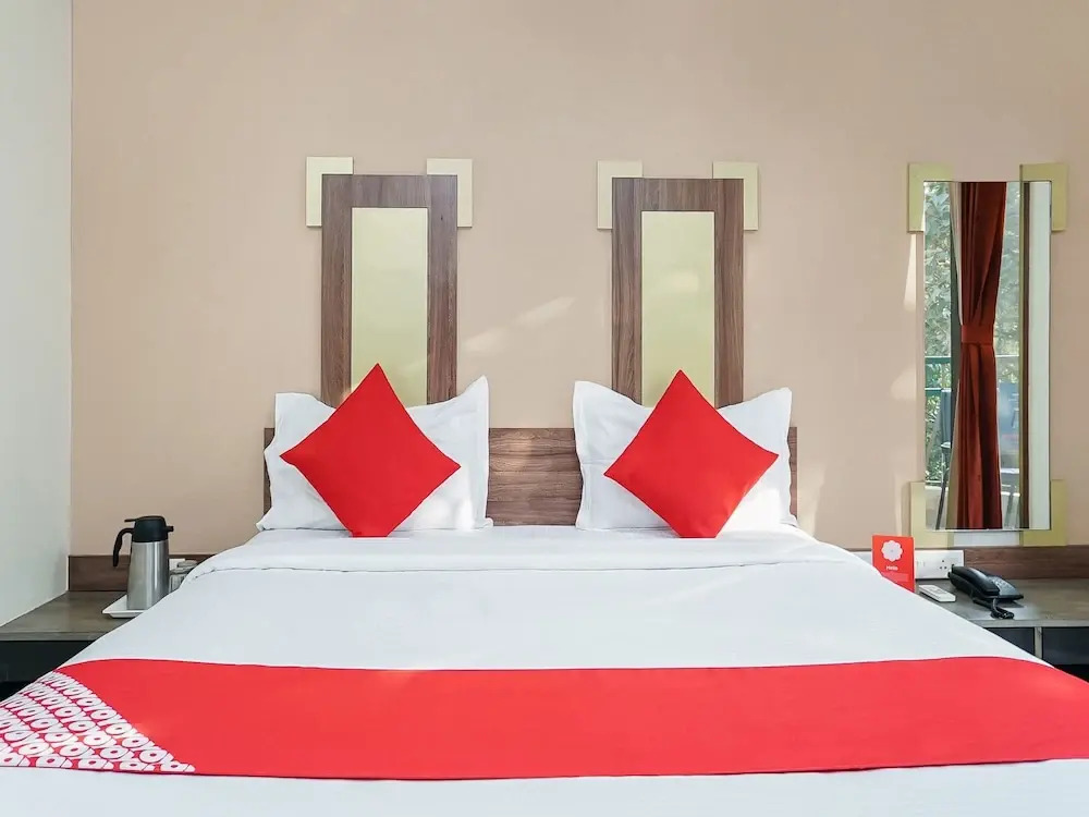 OYO Flagship 23096 Laxmi Residency