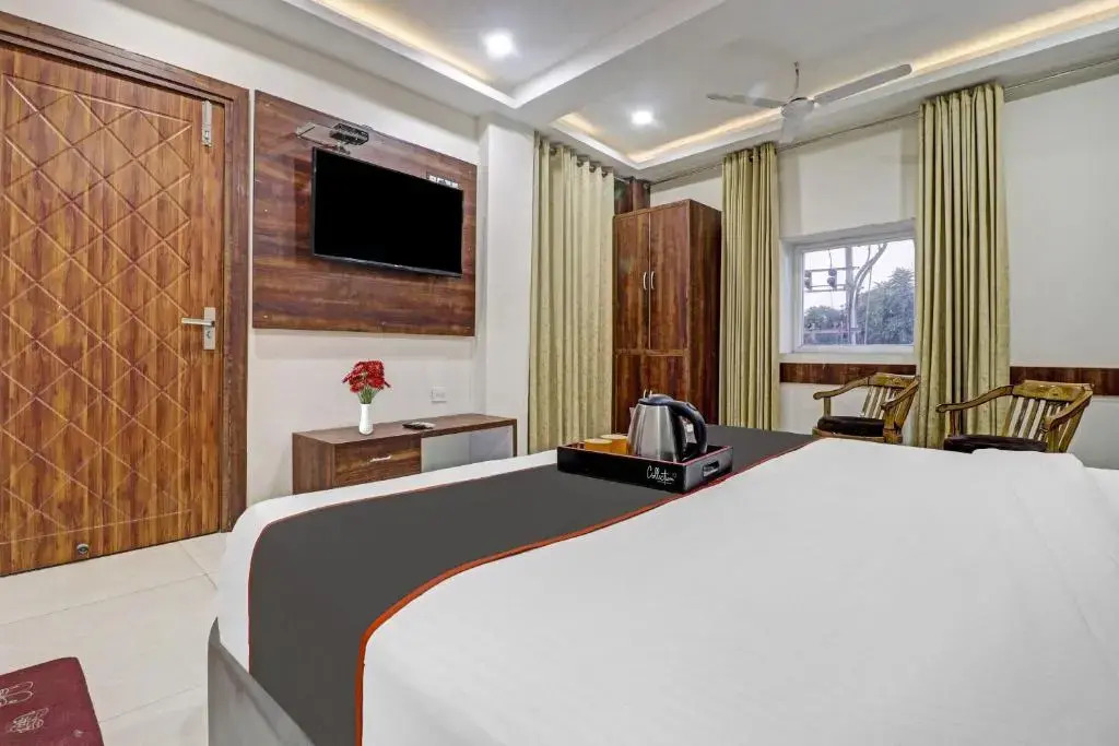 Collection O 703562 Hotel Apple Grand