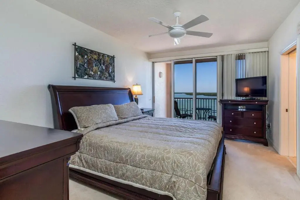 Island Beach Club 304, 2 Bedrooms, Pool, Elevator, WiFi, Sleeps 6, Bay view