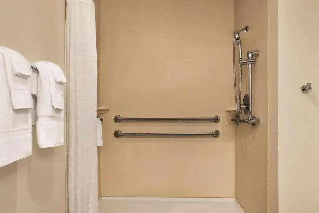 Country Inn & Suites by Radisson, Buffalo, MN