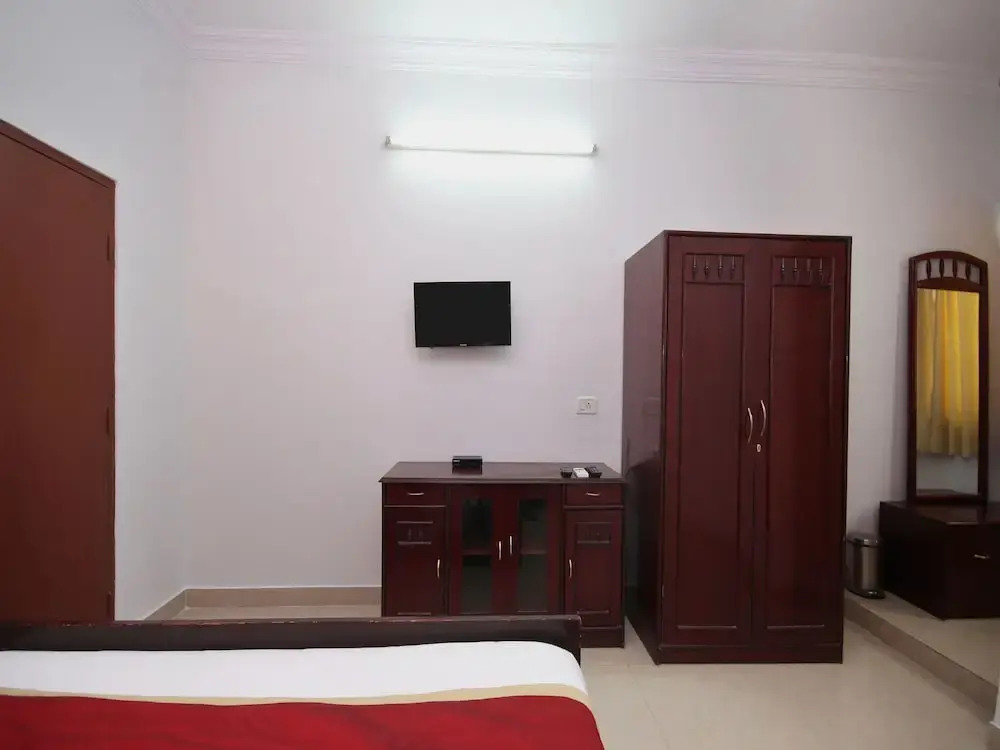OYO 5340 SR Legend Inn